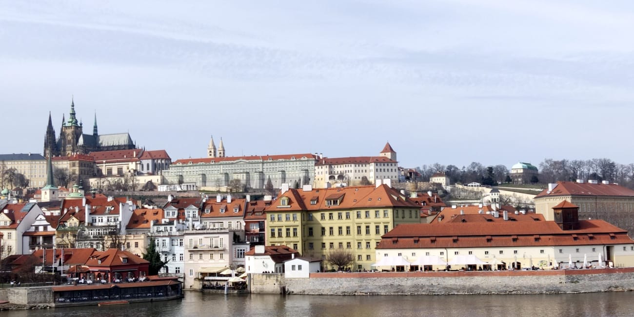 Most karola i panorama pragi nad wełtawą