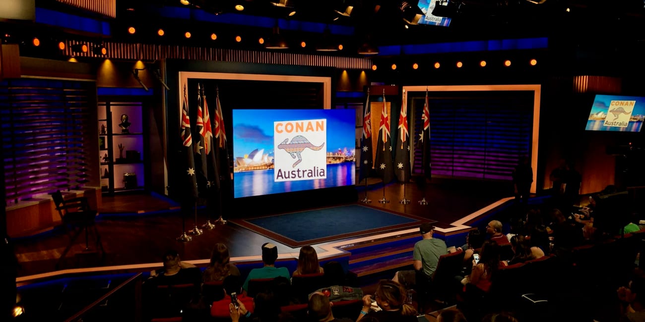Studio warner bros. W los angeles z publicznością i ekranem conan australia
