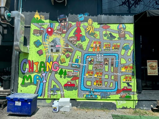 Mural z mapą chiang mai w tajlandii i kolorowym napisem chiang mai
