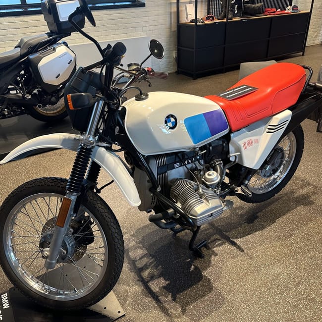 Bmw r 80 gs na wystawie w berlinie