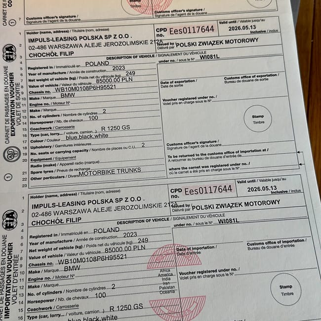 Dokument carnet de passage z warszawy, z pieczęciami i danymi pojazdu bmw r 1250 gs.
