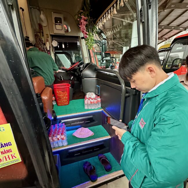 Vietnam, Da lat Bus station