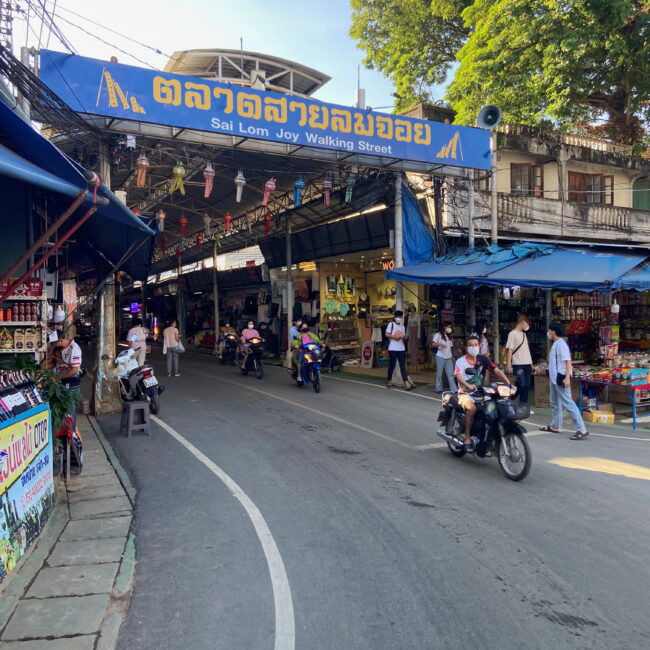 Thailand, Chiang Rai Sai Lom Joi Market