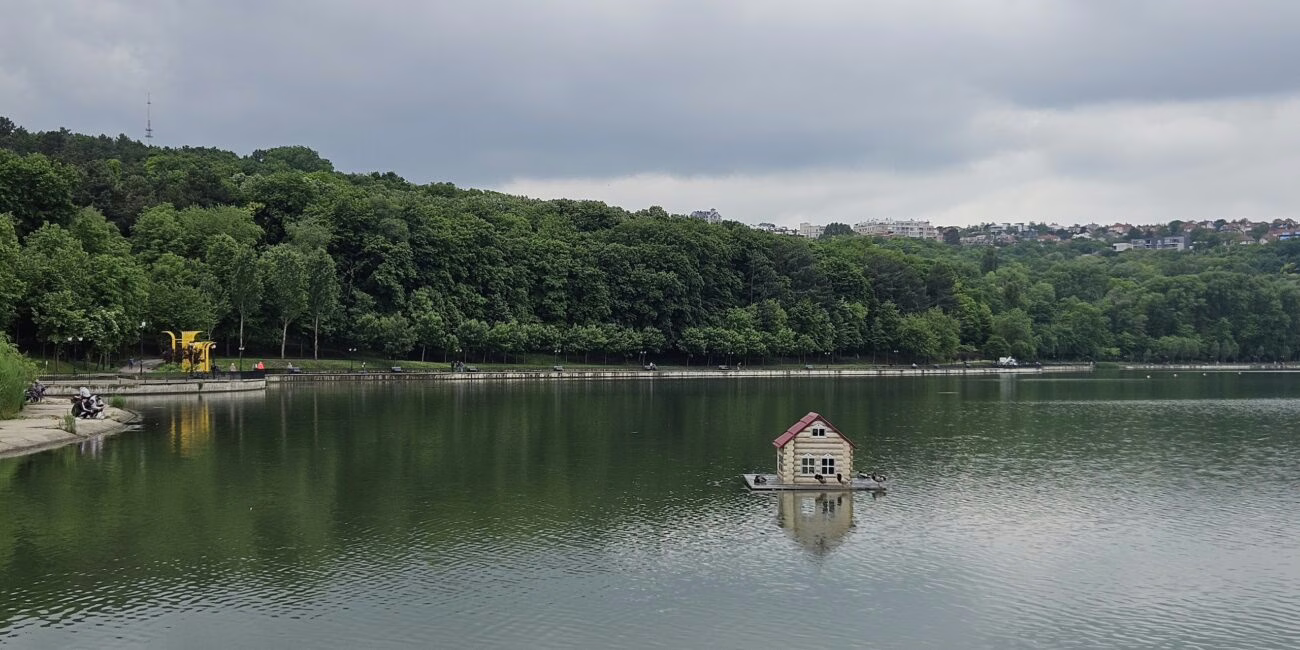 Moldova, Chișinău Valea Park Morilor
